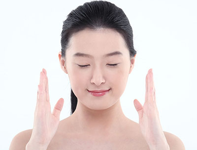 今夏对“牛”气冲天的牛皮癣说拜拜
