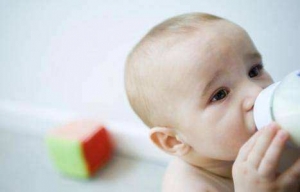 青岛婴儿喝奶粉过敏的症状 