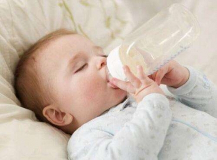 宝宝奶粉过敏的症状图 